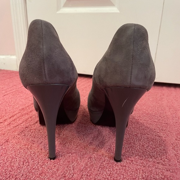 Guess Size 9.5 Grey Suede Heels with Platform - Picture 3 of 5